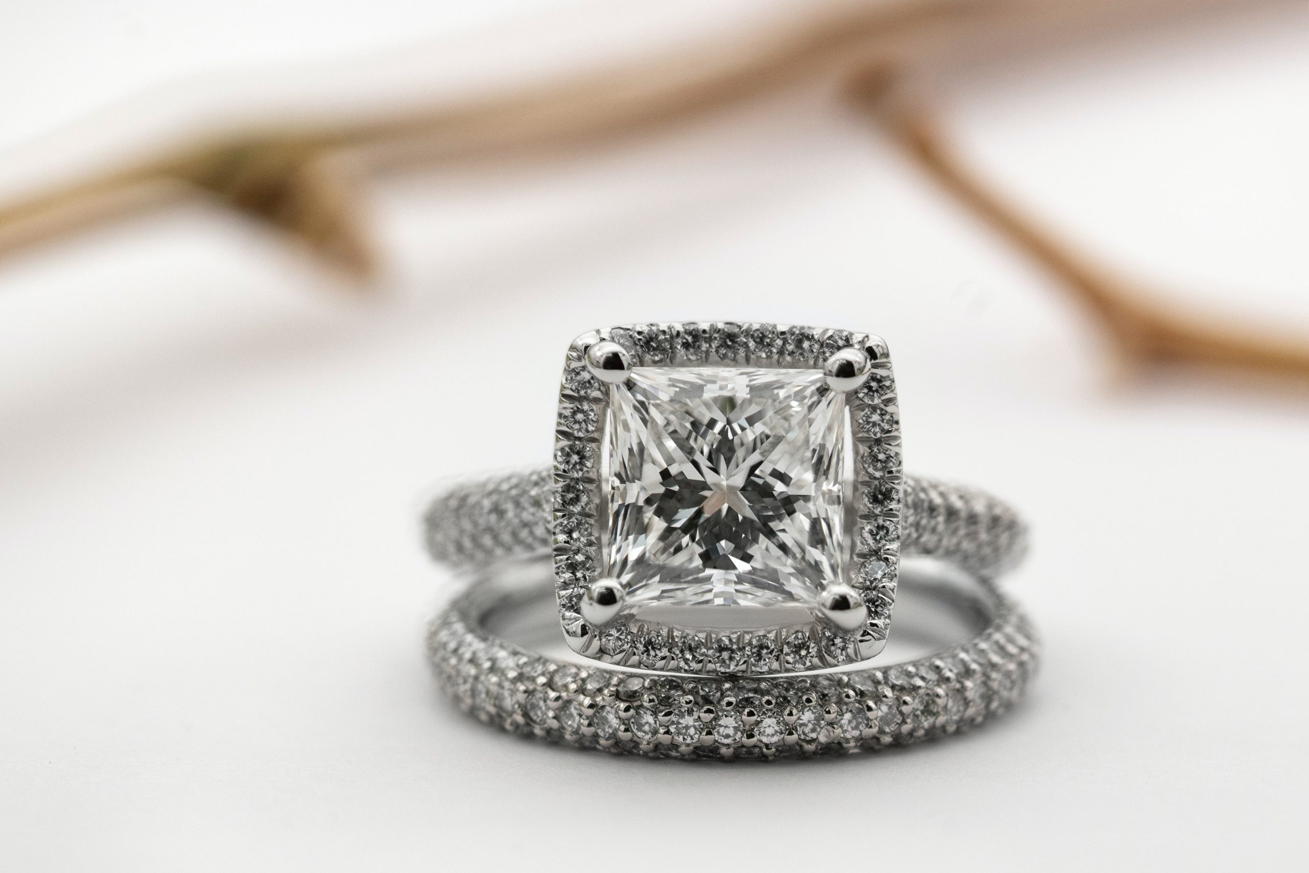 Diamond Engagement Rings: A How-to-Buy Guide