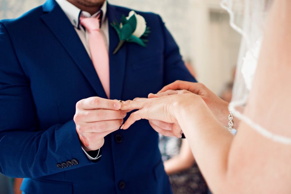 5 Romantic Ideas to Make Your Wedding Night a Memorable Affair